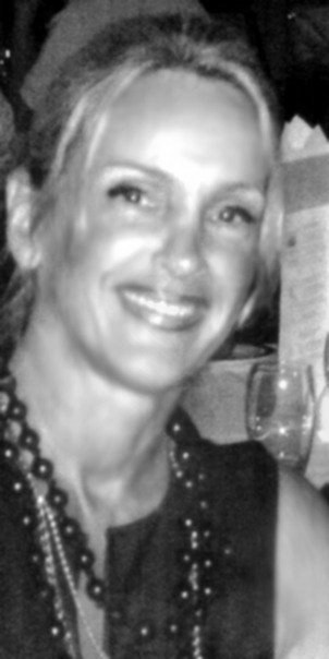 AUTOPORTRAIT - Marie-Jeanne UNGARO - N°703 - A la Table de l'Ermitage -